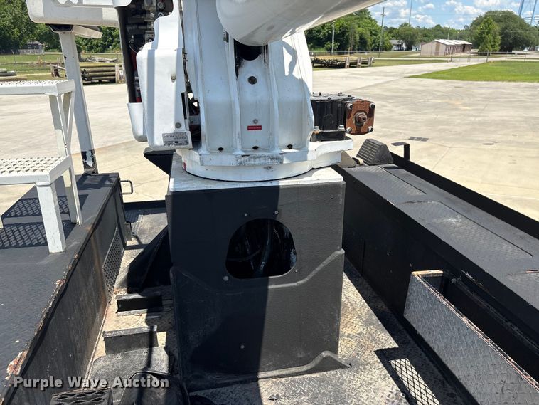 image for item EF1212 2013 Freightliner Business Class M2 bucket truck