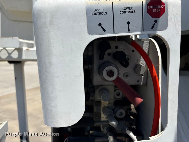 image for item EF1212 2013 Freightliner Business Class M2 bucket truck