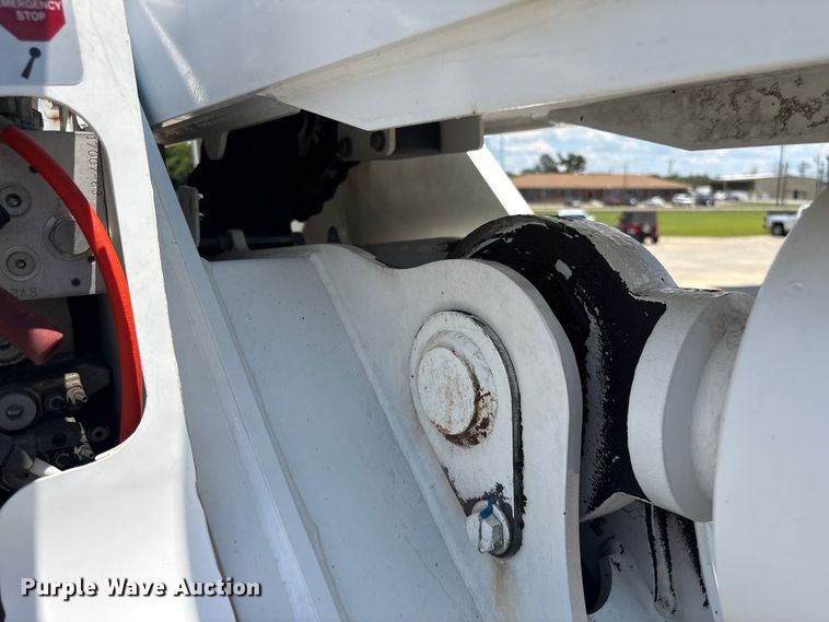 image for item EF1212 2013 Freightliner Business Class M2 bucket truck