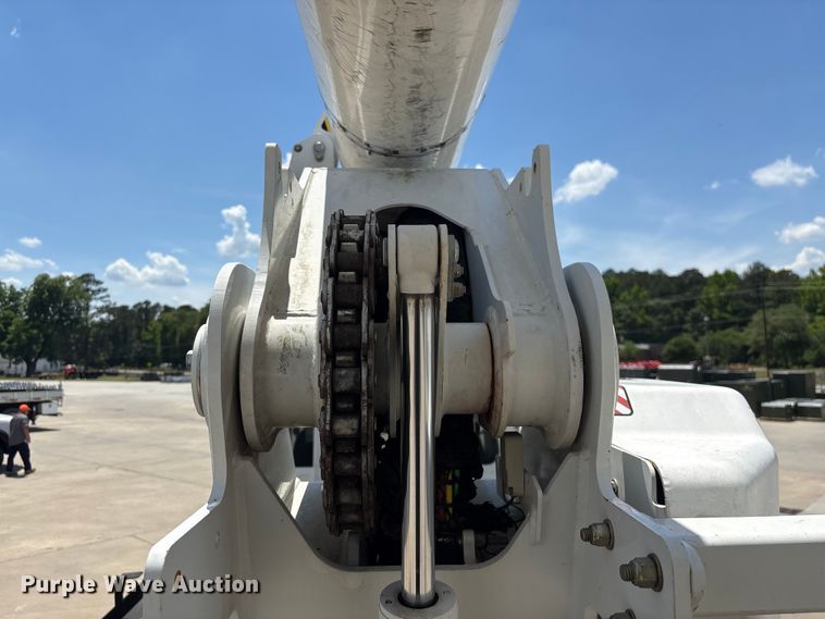 image for item EF1212 2013 Freightliner Business Class M2 bucket truck