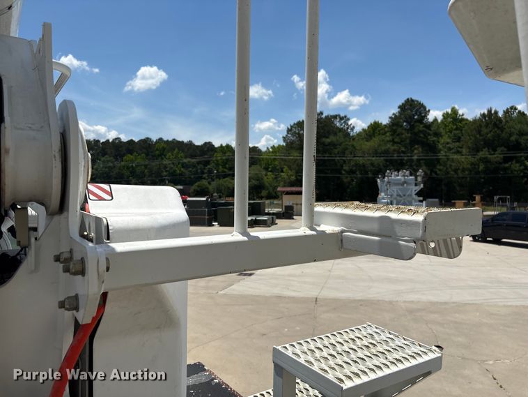 image for item EF1212 2013 Freightliner Business Class M2 bucket truck