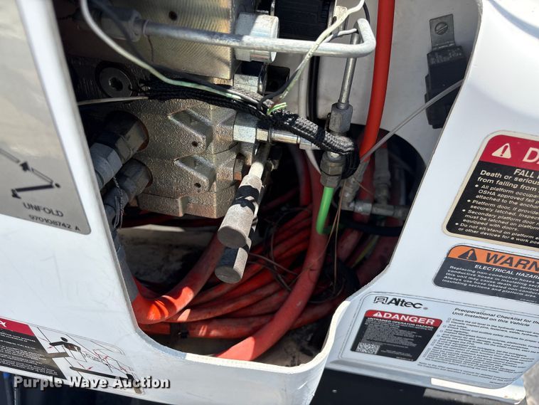 image for item EF1212 2013 Freightliner Business Class M2 bucket truck