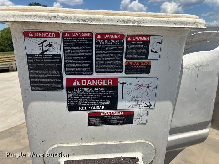 image for item EF1212 2013 Freightliner Business Class M2 bucket truck