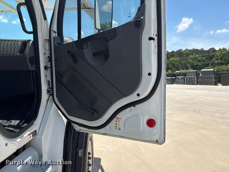 image for item EF1212 2013 Freightliner Business Class M2 bucket truck