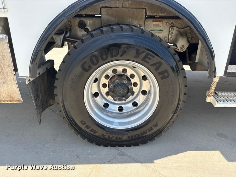image for item EF1212 2013 Freightliner Business Class M2 bucket truck