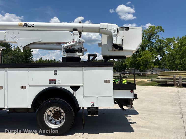 image for item EF1213 2015 Freightliner Business Class M2 bucket truck