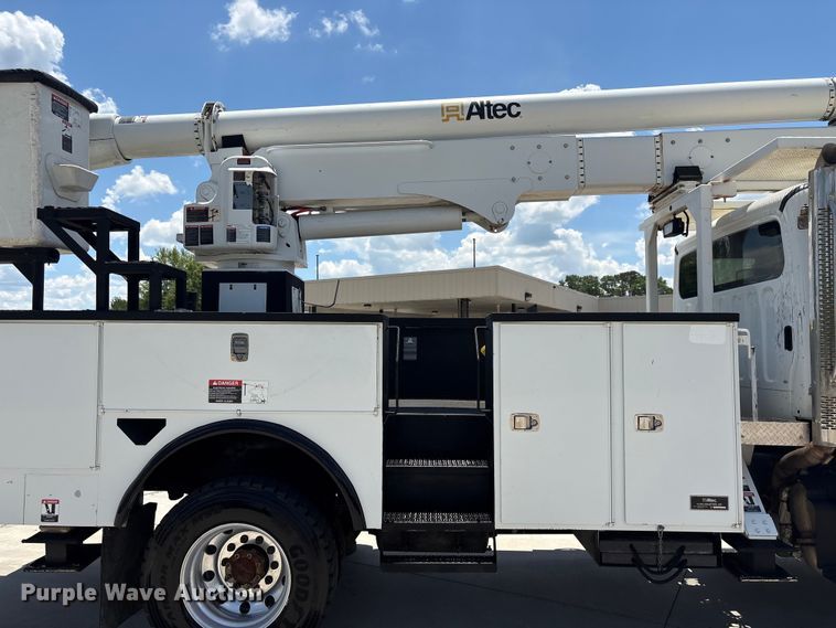image for item EF1213 2015 Freightliner Business Class M2 bucket truck