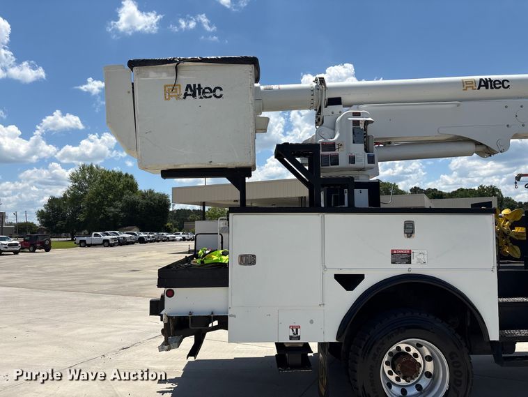 image for item EF1213 2015 Freightliner Business Class M2 bucket truck