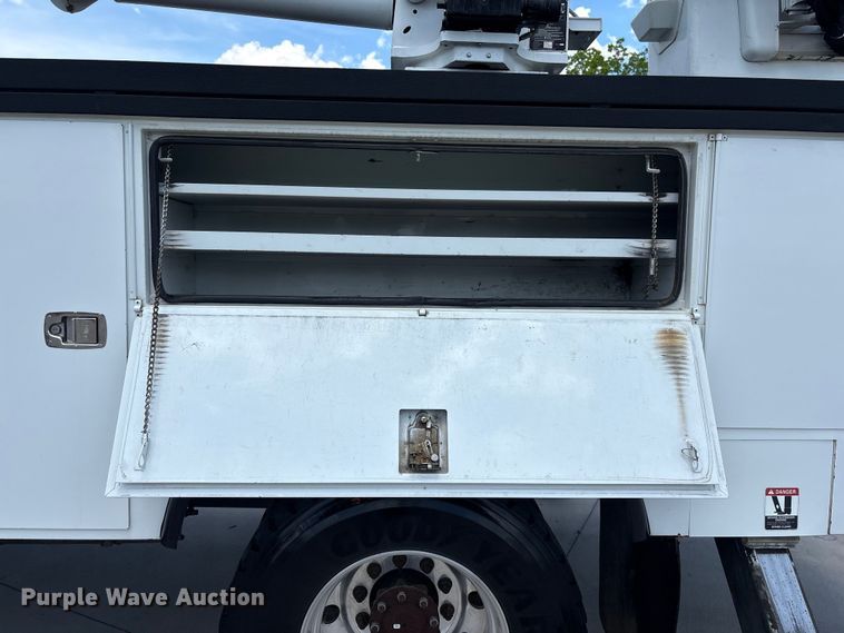 image for item EF1213 2015 Freightliner Business Class M2 bucket truck