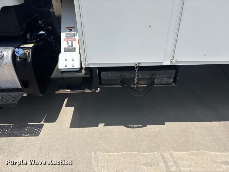 image for item EF1213 2015 Freightliner Business Class M2 bucket truck
