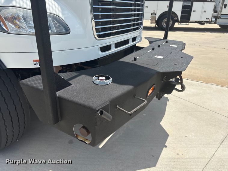 image for item EF1213 2015 Freightliner Business Class M2 bucket truck