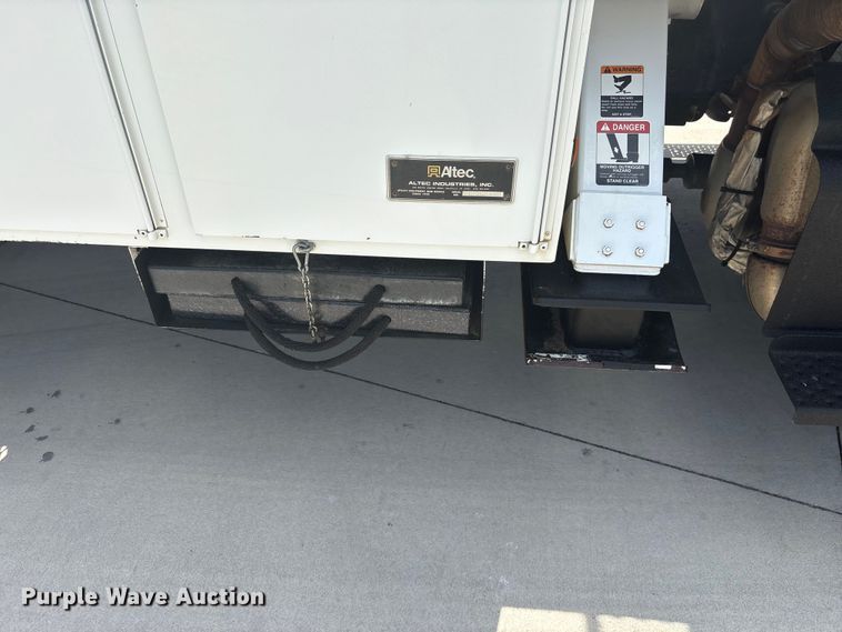 image for item EF1213 2015 Freightliner Business Class M2 bucket truck