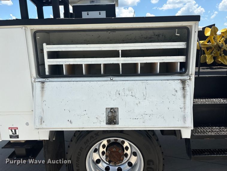image for item EF1213 2015 Freightliner Business Class M2 bucket truck
