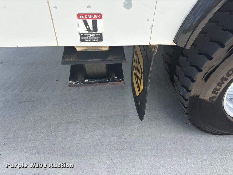 image for item EF1213 2015 Freightliner Business Class M2 bucket truck