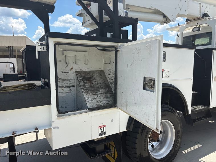 image for item EF1213 2015 Freightliner Business Class M2 bucket truck