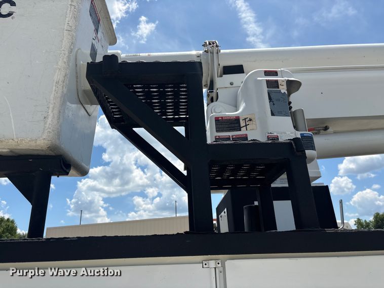 image for item EF1213 2015 Freightliner Business Class M2 bucket truck