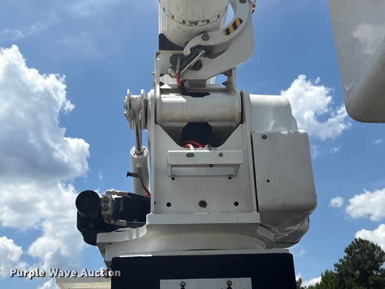 image for item EF1213 2015 Freightliner Business Class M2 bucket truck