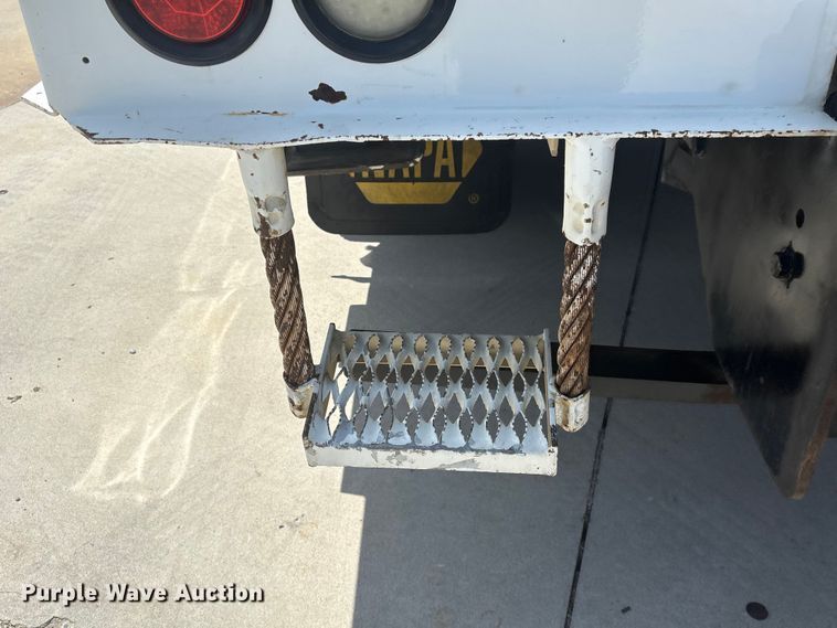 image for item EF1213 2015 Freightliner Business Class M2 bucket truck