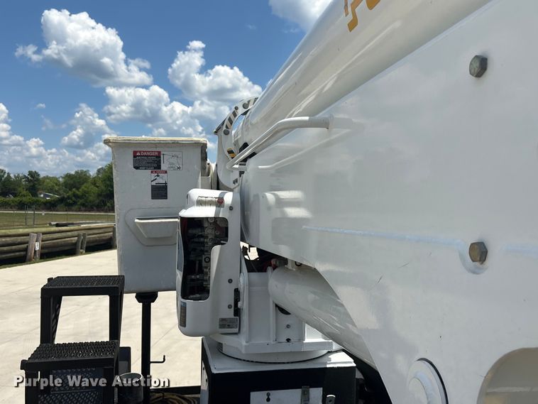 image for item EF1213 2015 Freightliner Business Class M2 bucket truck