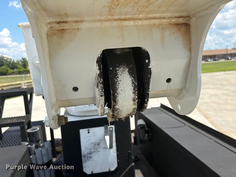 image for item EF1213 2015 Freightliner Business Class M2 bucket truck