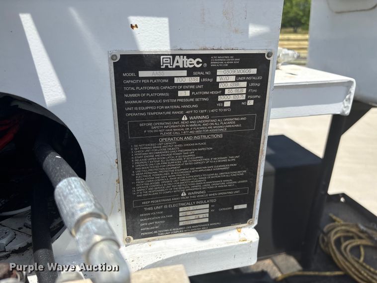 image for item EF1213 2015 Freightliner Business Class M2 bucket truck