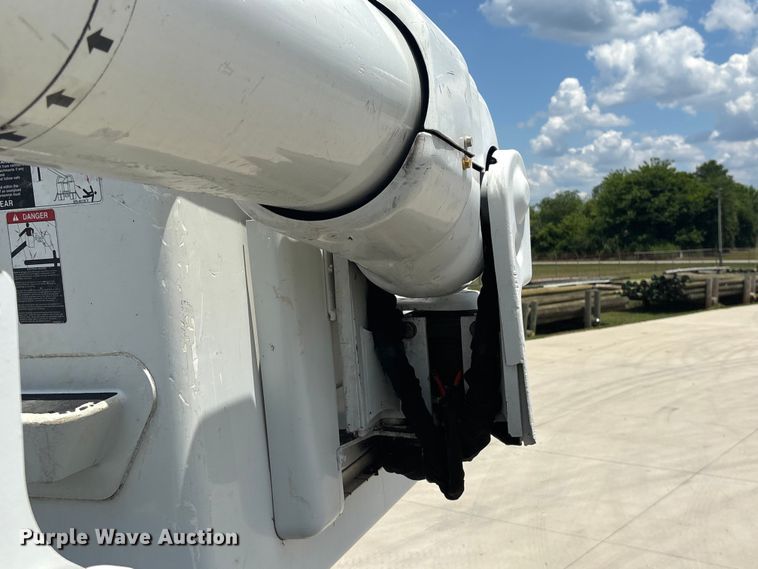 image for item EF1213 2015 Freightliner Business Class M2 bucket truck