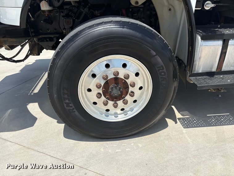 image for item EF1213 2015 Freightliner Business Class M2 bucket truck