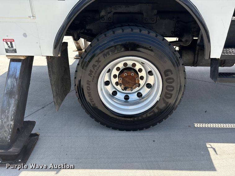 image for item EF1213 2015 Freightliner Business Class M2 bucket truck