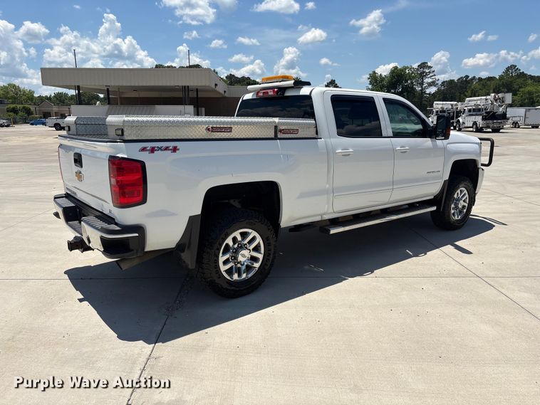image for item EF1214 2015 Chevrolet Silverado 2500HD Crew Cab pickup truck
