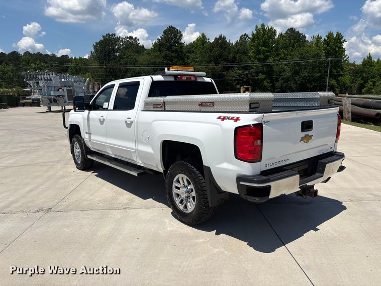 image for item EF1214 2015 Chevrolet Silverado 2500HD Crew Cab pickup truck