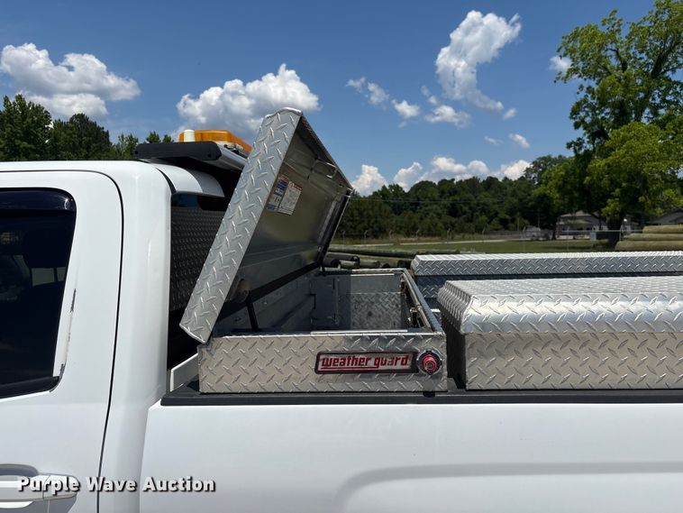 image for item EF1214 2015 Chevrolet Silverado 2500HD Crew Cab pickup truck