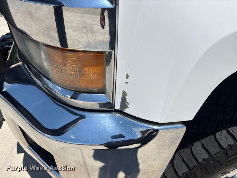 image for item EF1214 2015 Chevrolet Silverado 2500HD Crew Cab pickup truck