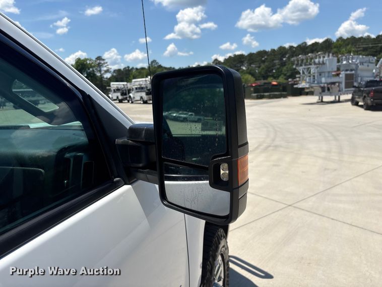 image for item EF1214 2015 Chevrolet Silverado 2500HD Crew Cab pickup truck