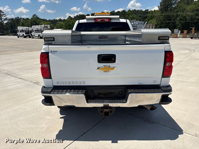 image for item EF1214 2015 Chevrolet Silverado 2500HD Crew Cab pickup truck