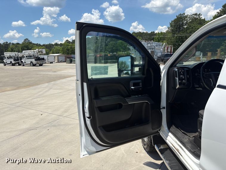 image for item EF1214 2015 Chevrolet Silverado 2500HD Crew Cab pickup truck