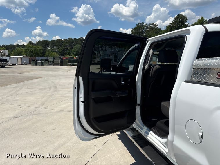 image for item EF1214 2015 Chevrolet Silverado 2500HD Crew Cab pickup truck
