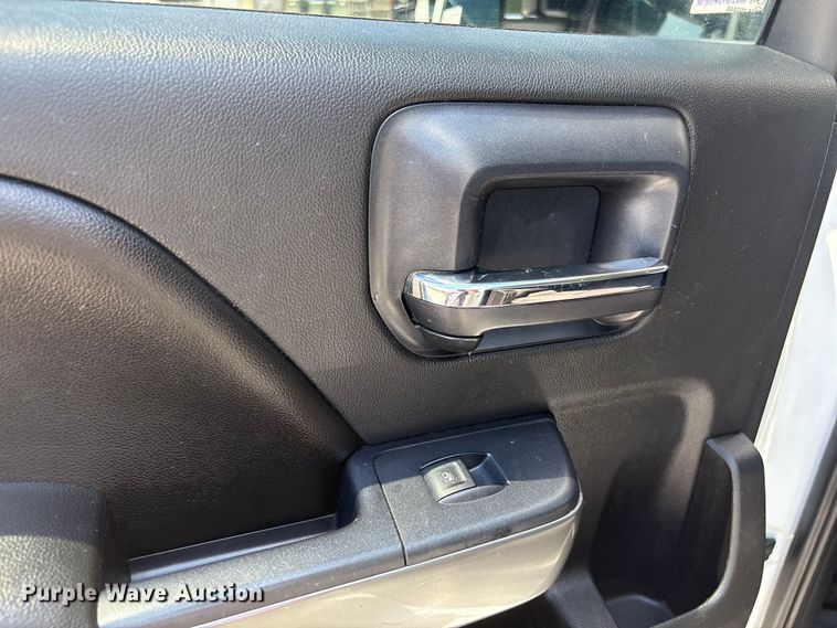 image for item EF1214 2015 Chevrolet Silverado 2500HD Crew Cab pickup truck