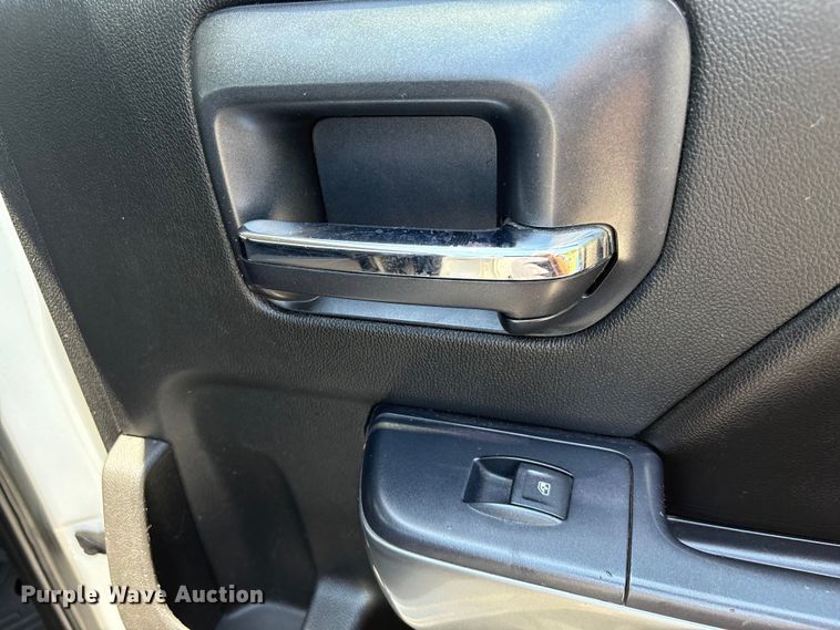 image for item EF1214 2015 Chevrolet Silverado 2500HD Crew Cab pickup truck