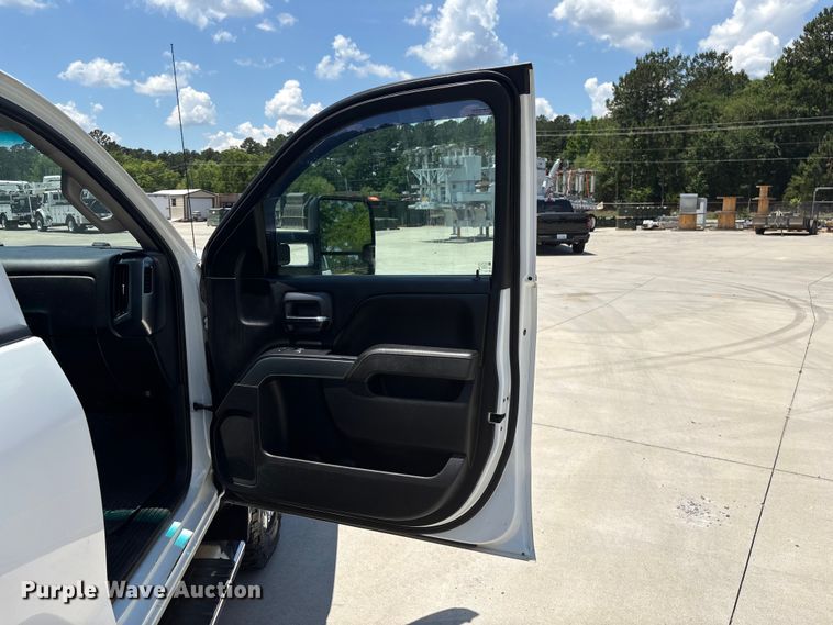 image for item EF1214 2015 Chevrolet Silverado 2500HD Crew Cab pickup truck