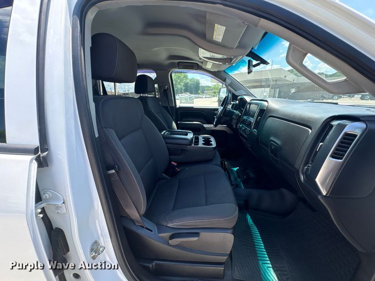 image for item EF1214 2015 Chevrolet Silverado 2500HD Crew Cab pickup truck