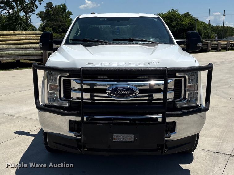 image for item EF1215 2018 Ford F350 Super Duty Crew Cab utility bed pickup truck