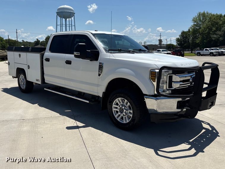 image for item EF1215 2018 Ford F350 Super Duty Crew Cab utility bed pickup truck
