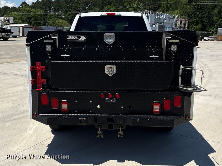 image for item EF1215 2018 Ford F350 Super Duty Crew Cab utility bed pickup truck