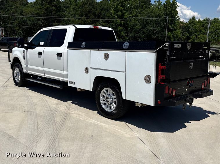 image for item EF1215 2018 Ford F350 Super Duty Crew Cab utility bed pickup truck
