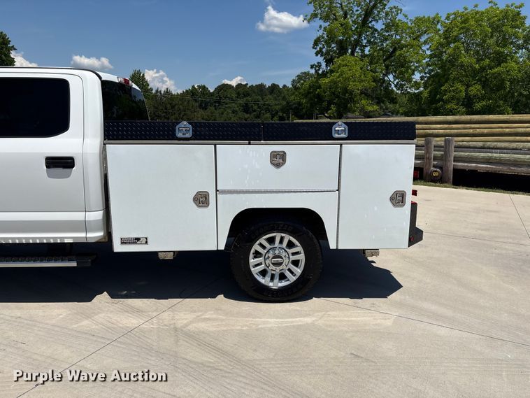 image for item EF1215 2018 Ford F350 Super Duty Crew Cab utility bed pickup truck