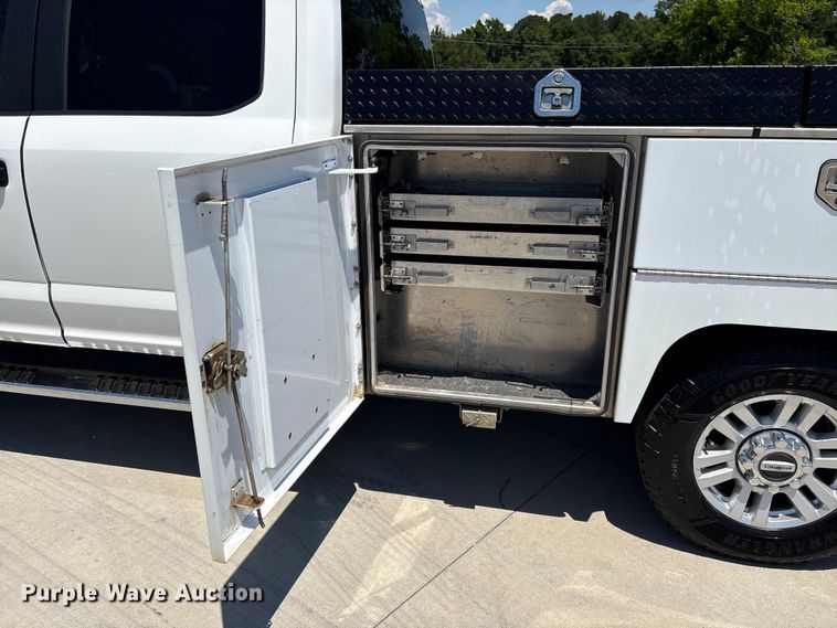 image for item EF1215 2018 Ford F350 Super Duty Crew Cab utility bed pickup truck
