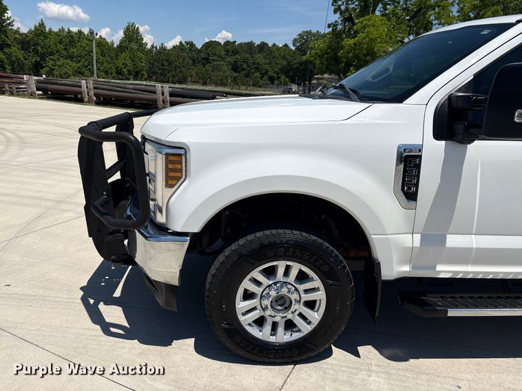 image for item EF1215 2018 Ford F350 Super Duty Crew Cab utility bed pickup truck