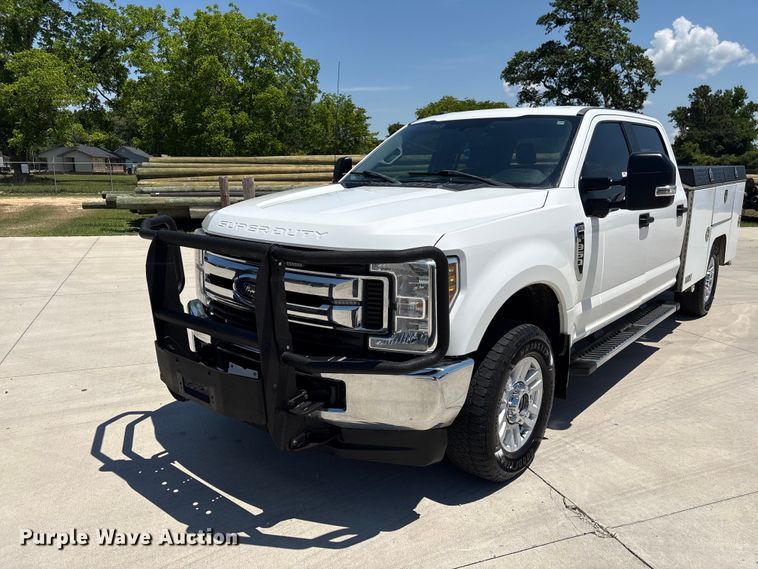 image for item EF1215 2018 Ford F350 Super Duty Crew Cab utility bed pickup truck
