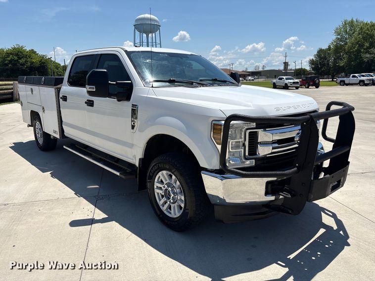 image for item EF1215 2018 Ford F350 Super Duty Crew Cab utility bed pickup truck