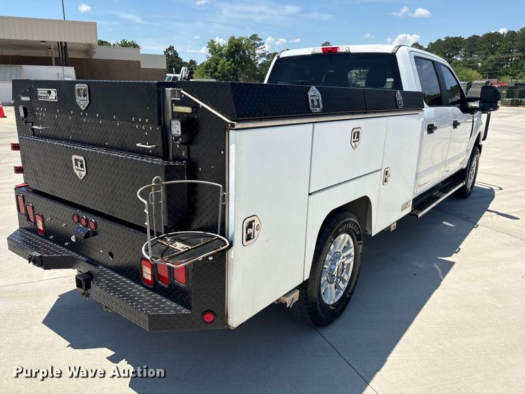 image for item EF1215 2018 Ford F350 Super Duty Crew Cab utility bed pickup truck